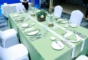 财经贸易系旅游管理专业学生在重庆市第十届 高等职业院校中西餐主题宴会设计技能服务大赛中获奖