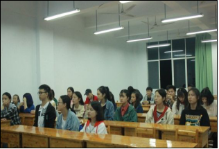 财经贸易系开展“我为国旗点赞”主题团日活动