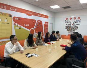 永利在线官网与重庆他拍挡商务咨询有限公司开展市场营销（电子商务）专业双基地建设项目研讨会暨授牌仪式