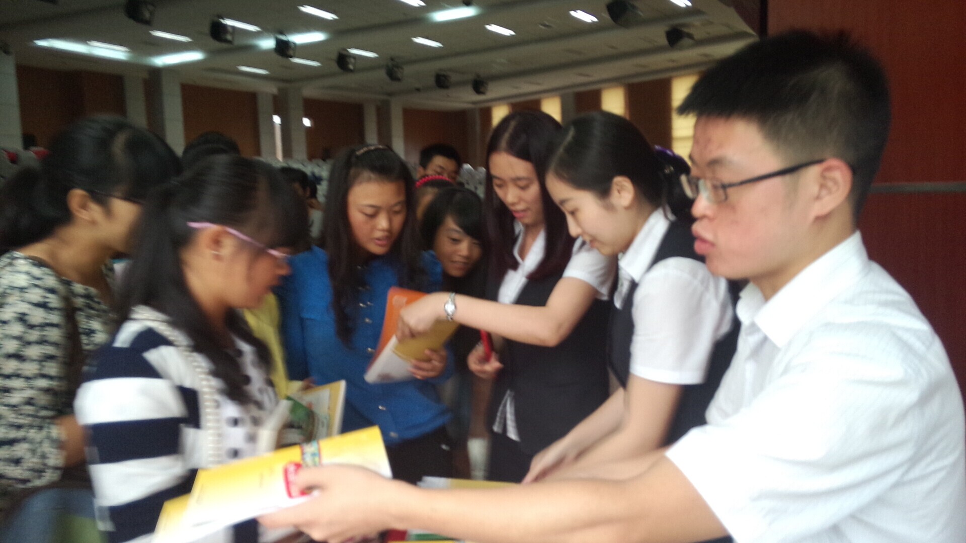 财经贸易系组织金融知识进校园讲座