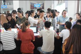 财经贸易系精心组织2017级新生接待工作