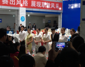 财经贸易系旅游管理专业学生在重庆市第十届 高等职业院校中西餐主题宴会设计技能服务大赛中获奖