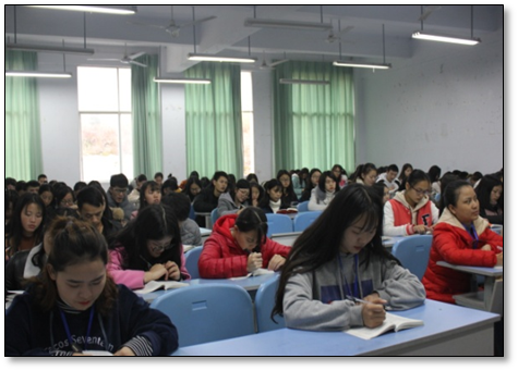 财经贸易系主任唐继碧为第22期入党积极分子上党课