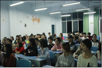 财经贸易系开展“我为国旗点赞”主题团日活动