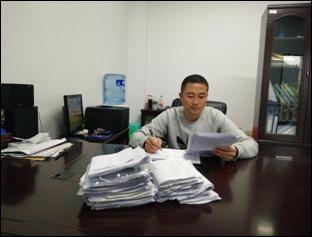 财经贸易系组织学生给辅导员写公开信