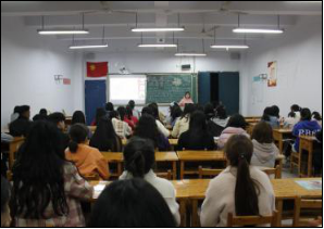 yl7703永利官网开展“远离校园贷”主题班会活动