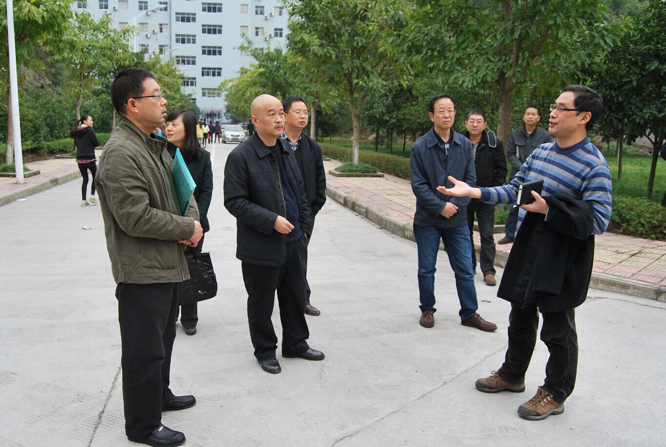 我院举行金融教育合作与征信文化基地签字及授牌仪式