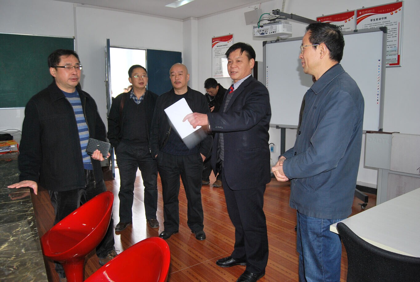 我院举行金融教育合作与征信文化基地签字及授牌仪式