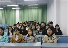 财经贸易系开展“学习反恐防暴知识”主题团日活动