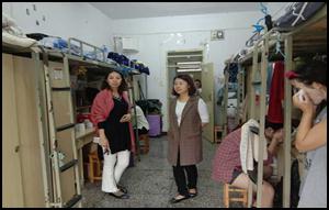 财经贸易系开展学生寝室安全卫生大检查