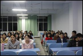 财经贸易系开展“青春瞩目党的十九大，争做新时代的新青年”主题团日活动